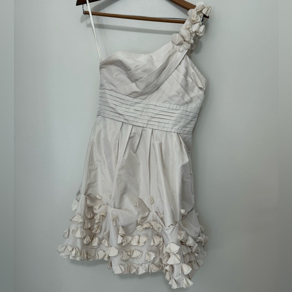 BCBGMaxAzria Dresses & Skirts - BCBGMaxarazia  “Quinby” cream one shoulder dress in size 8